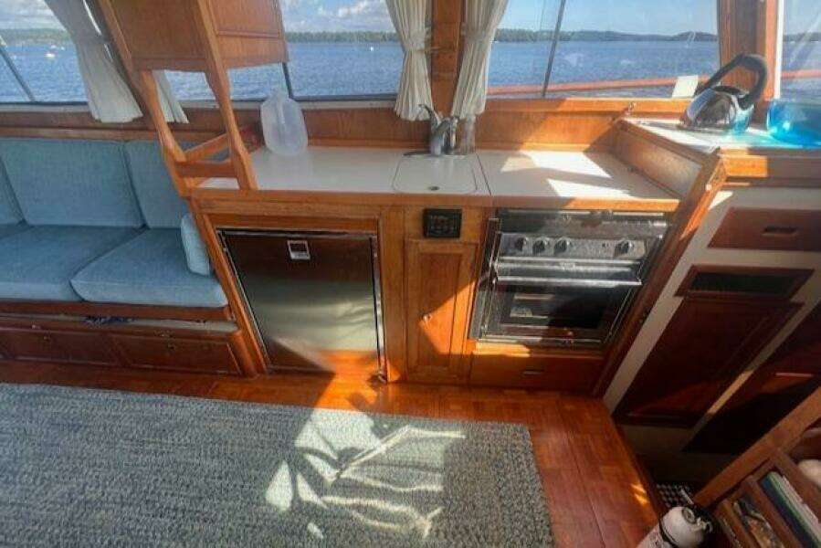 1980 Grand Banks 32 Flybridge Trawler (Hull#683)