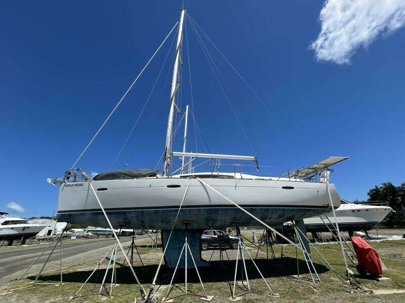 43' Beneteau hauled out port profile