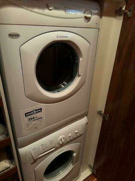 2010 Tiara Yachts 5800 Sovran