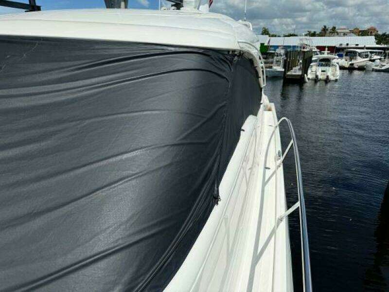 2010 Tiara Yachts 5800 Sovran