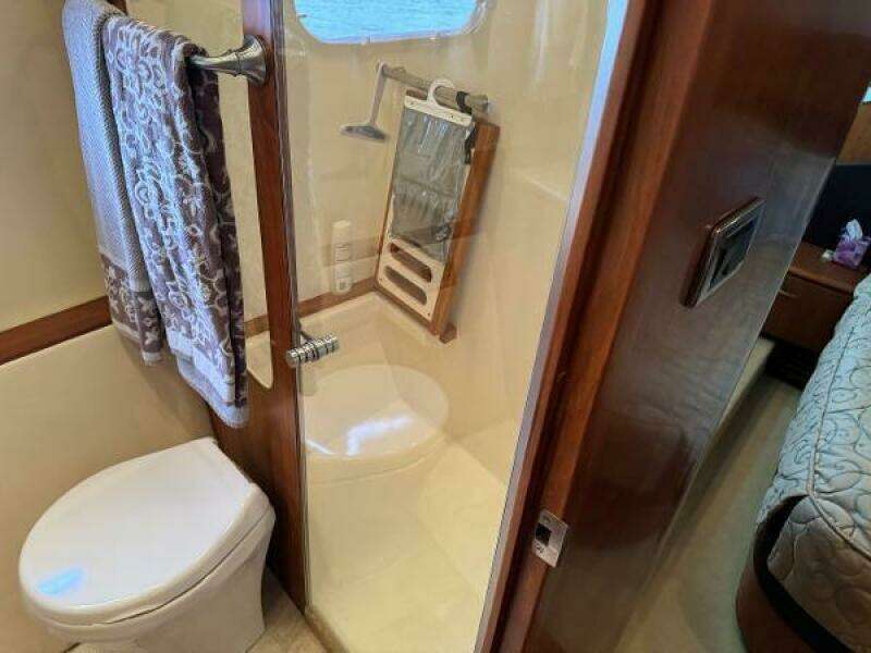 2010 Tiara Yachts 5800 Sovran