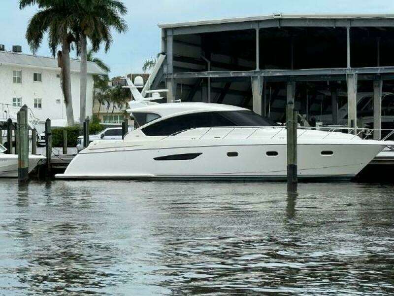 2010 Tiara Yachts 5800 Sovran