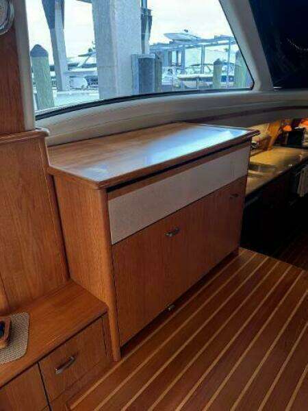 2010 Tiara Yachts 5800 Sovran