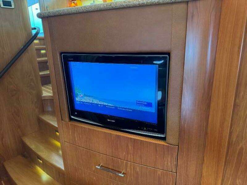 2010 Tiara Yachts 5800 Sovran