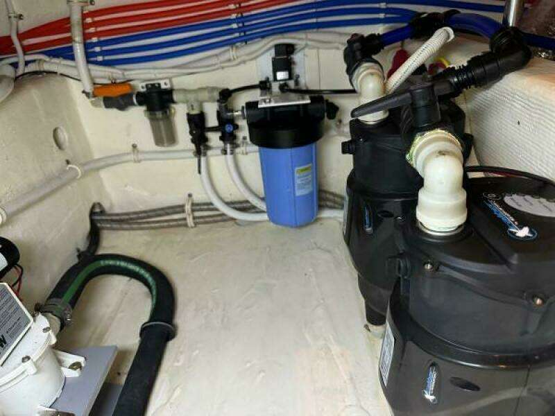 2010 Tiara Yachts 5800 Sovran