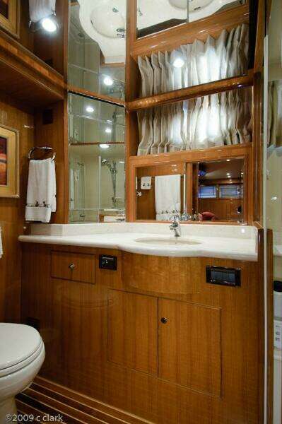 2005 Ocean Alexander 58 - Guest Head