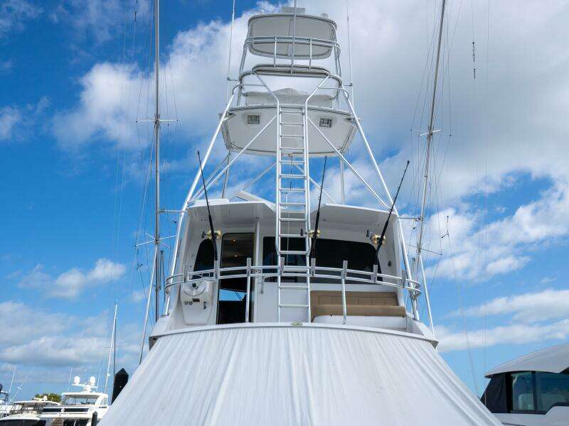 2005 Viking 74 Enclosed Bridge