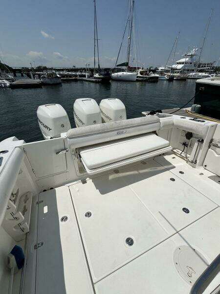 2015 Boston Whaler 350 Outrage
