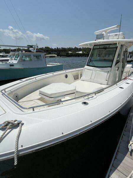 2015 Boston Whaler 350 Outrage