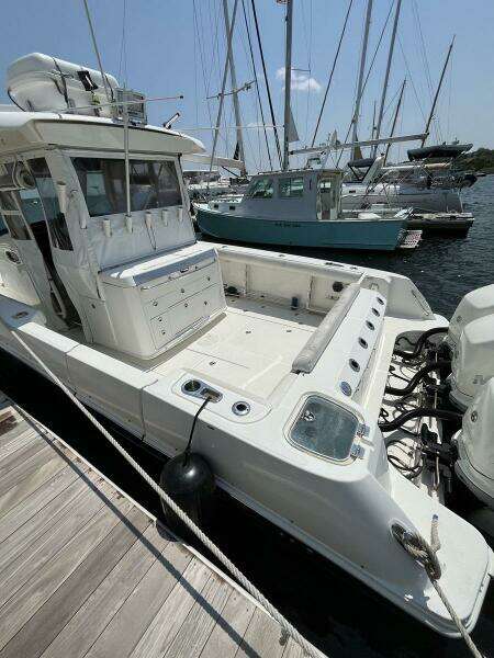 2015 Boston Whaler 350 Outrage