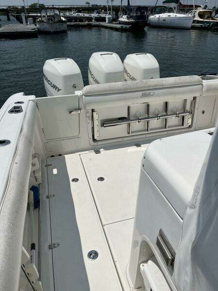 2015 Boston Whaler 350 Outrage