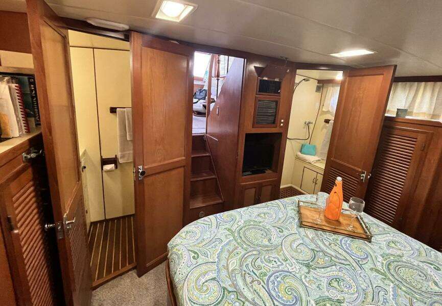 1987 Symbol 44 Sun Deck MK II