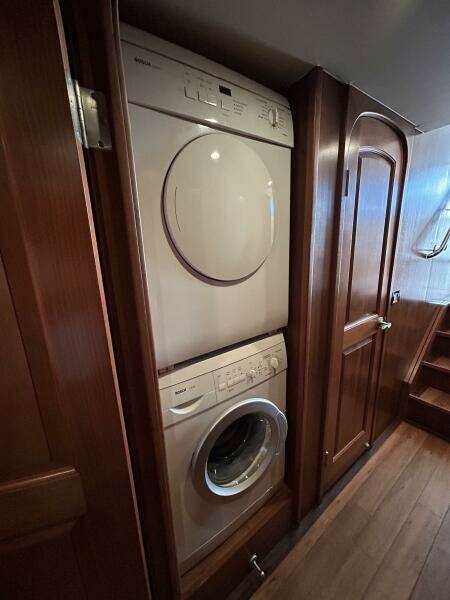 45' Northwest washer-dryer