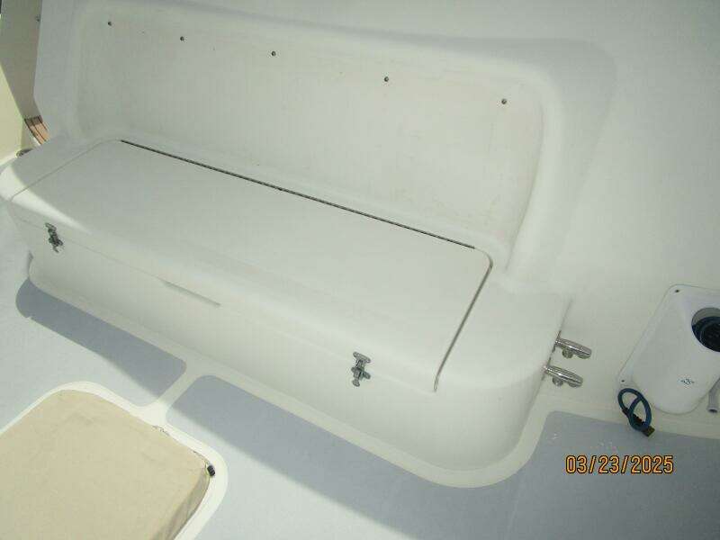 45' Northwest foredeck seating