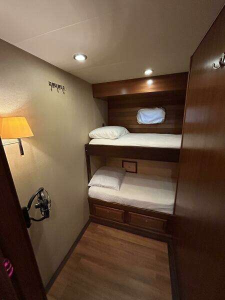 45' Northwest guest stateroom