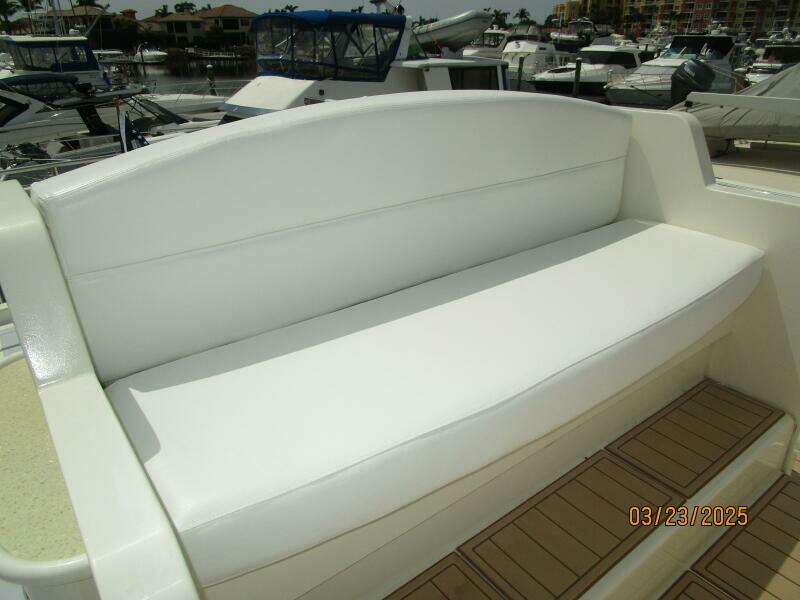 45' Northwest flybridge helm benchseat