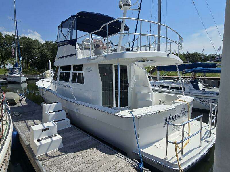2001 Mainship 390