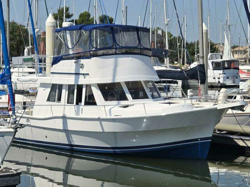 2001 Mainship 390