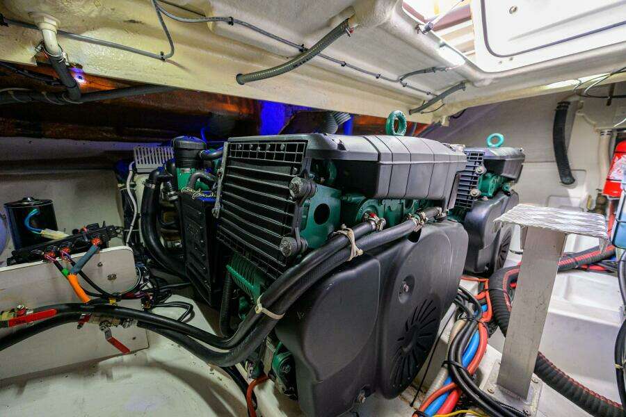 Beneteau 38 GT - Engine Room