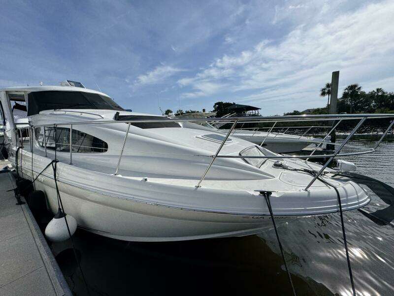 58 2004 Sea Ray 390 