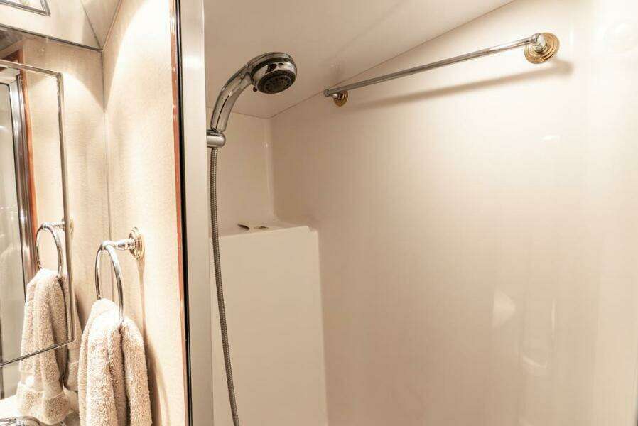 2005 Hatteras 50 Convertible