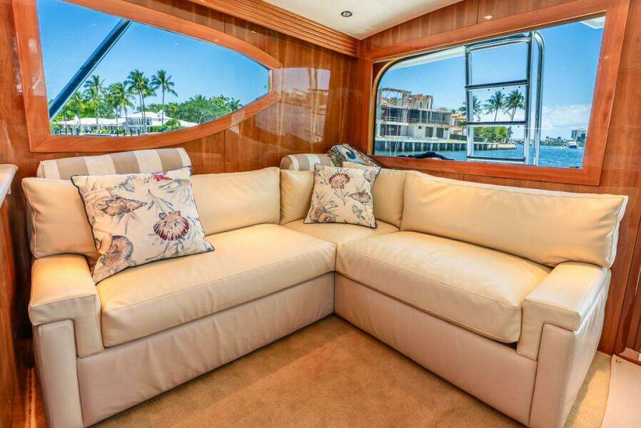 2005 Hatteras 50 Convertible