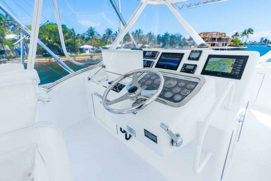 2005 Hatteras 50 Convertible