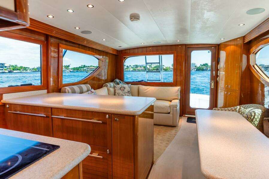 2005 Hatteras 50 Convertible