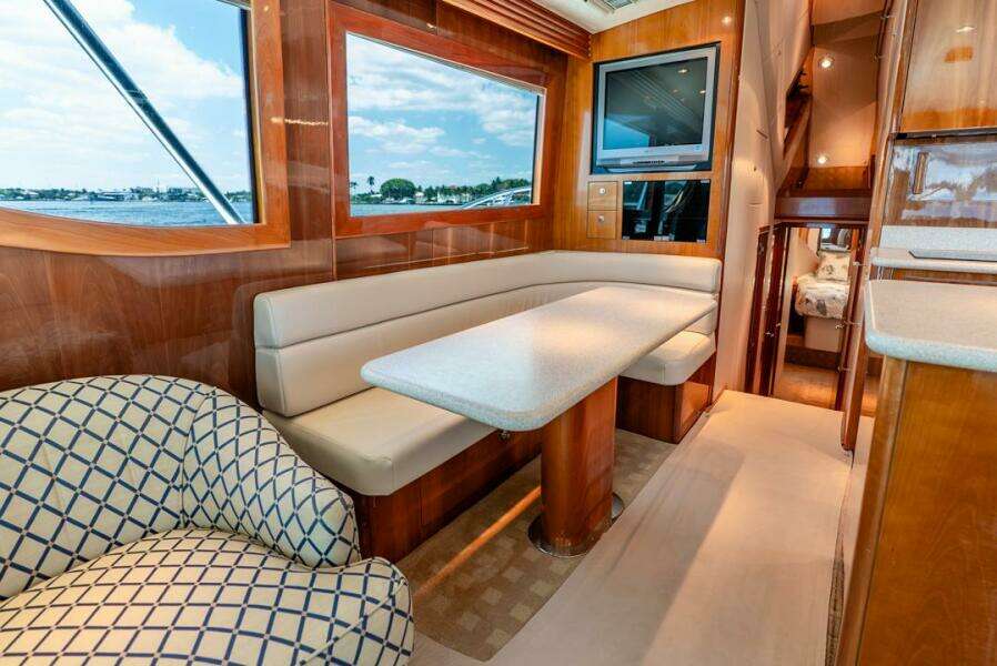 2005 Hatteras 50 Convertible