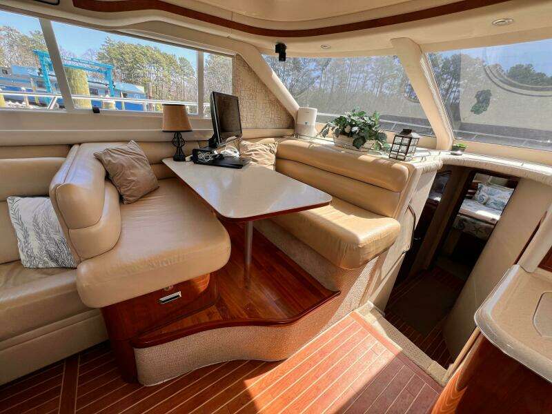 2004 Sea Ray 480 Sedan Bridge
