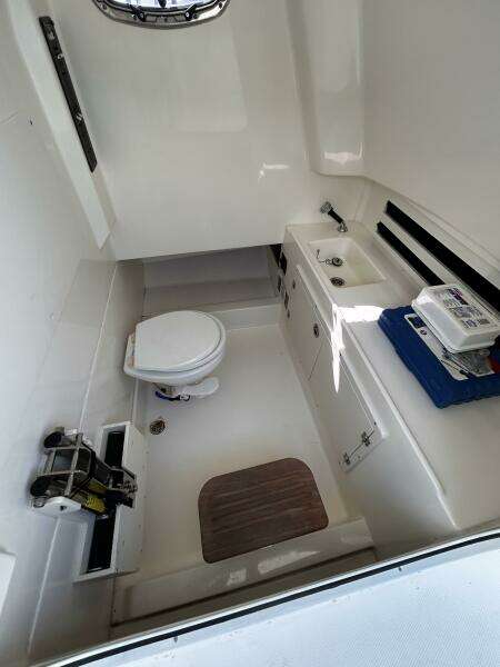 2017 33 Boston Whaler 330 Outrage Head Compartment (2)