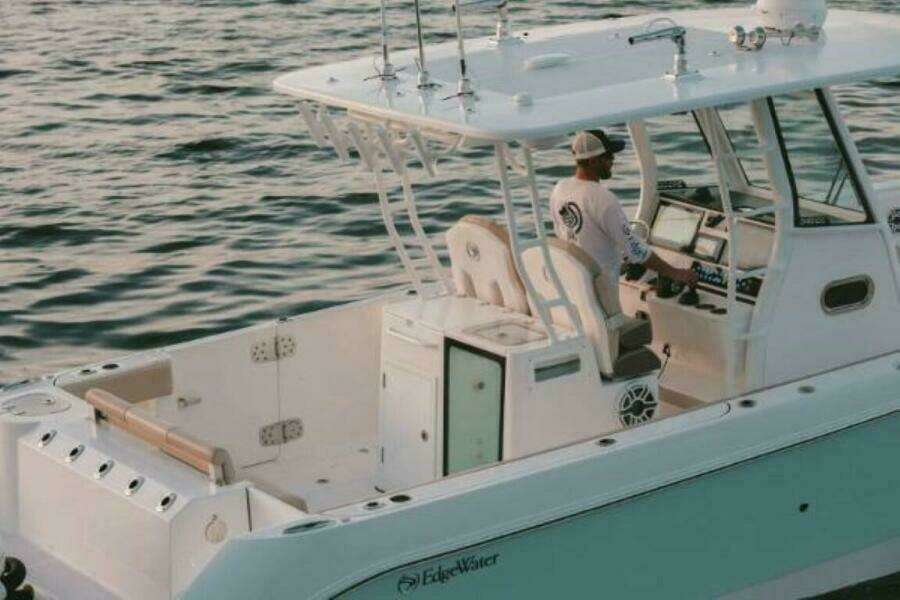 2025 Edgewater 340CC