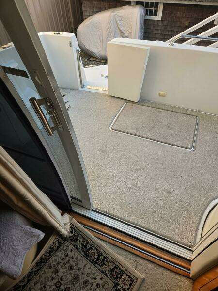 2003 Carver 360 Sport Sedan