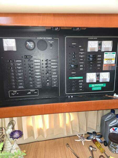 2003 Carver 360 Sport Sedan