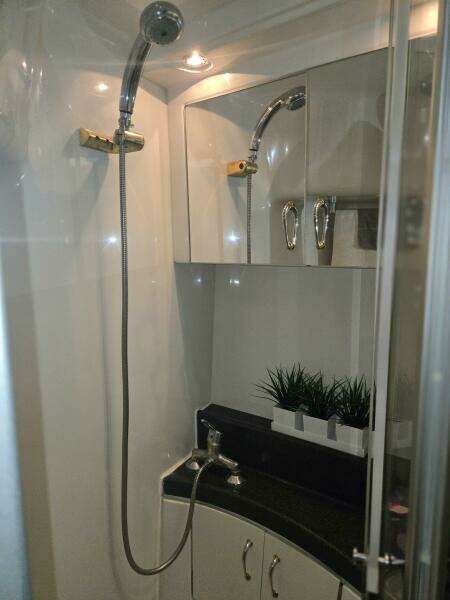 2003 Carver 360 Sport Sedan