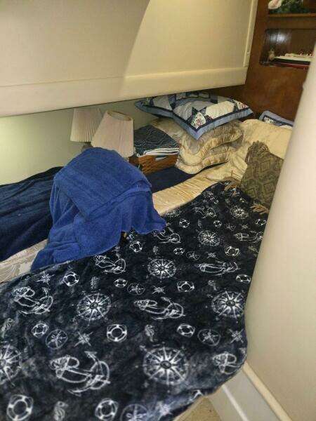 2003 Carver 360 Sport Sedan