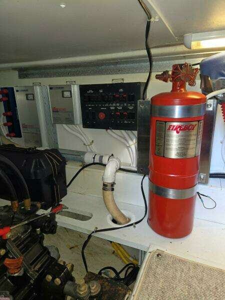 2003 Carver 360 Sport Sedan