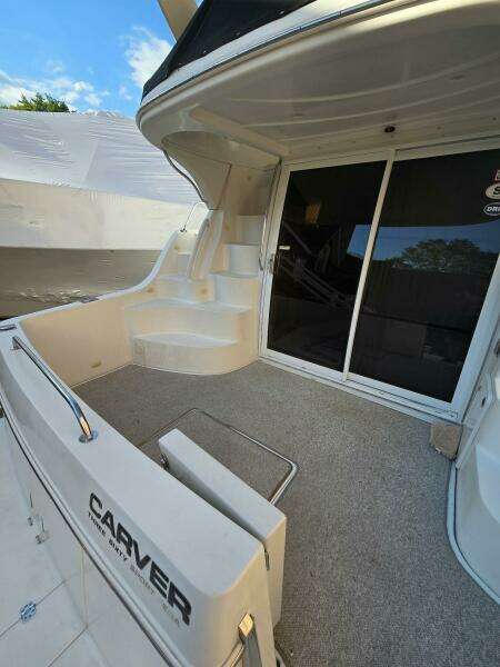 2003 Carver 360 Sport Sedan