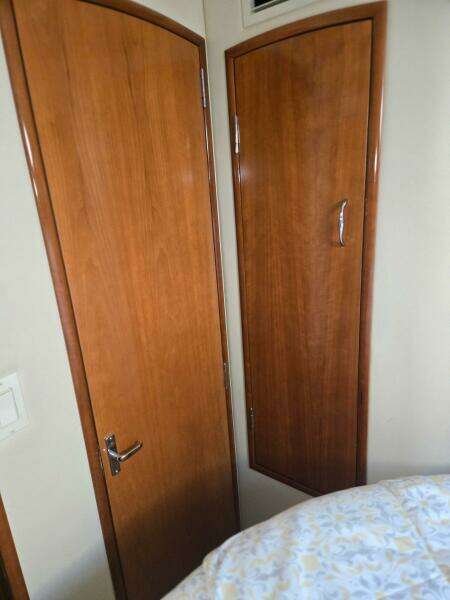 2003 Carver 360 Sport Sedan