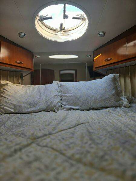 2003 Carver 360 Sport Sedan