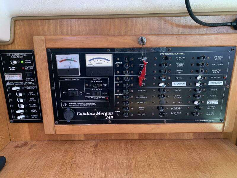 2007 Catalina Morgan 440 Deck Salon
