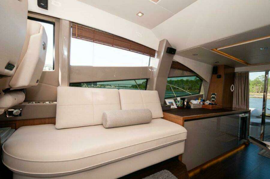 2018 Sea Ray L550 Flybridge-Salon 2