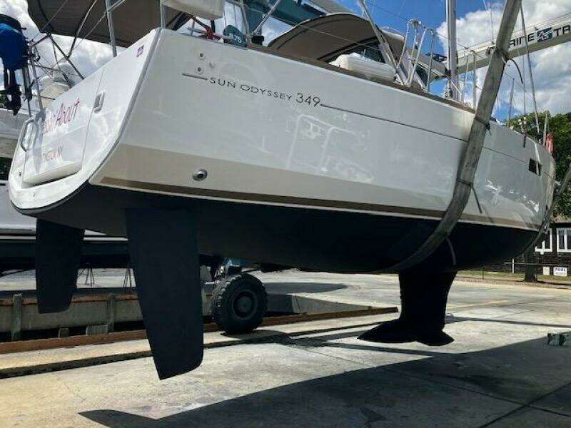 2019 Jeanneau Sun Odyssey 349