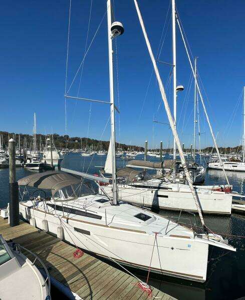 2019 Jeanneau Sun Odyssey 349