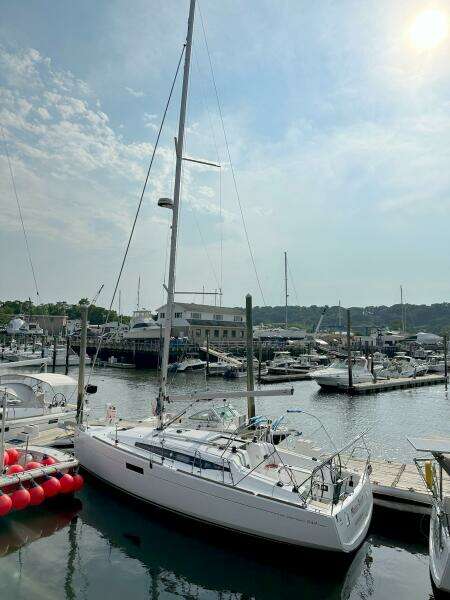 2019 Jeanneau Sun Odyssey 349