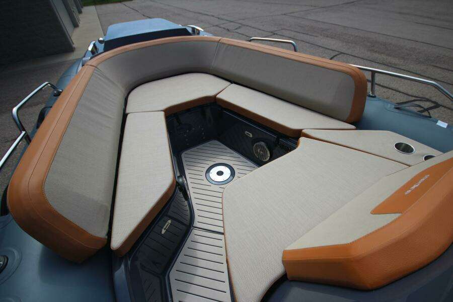 2024 Zodiac Medline 9 NEO