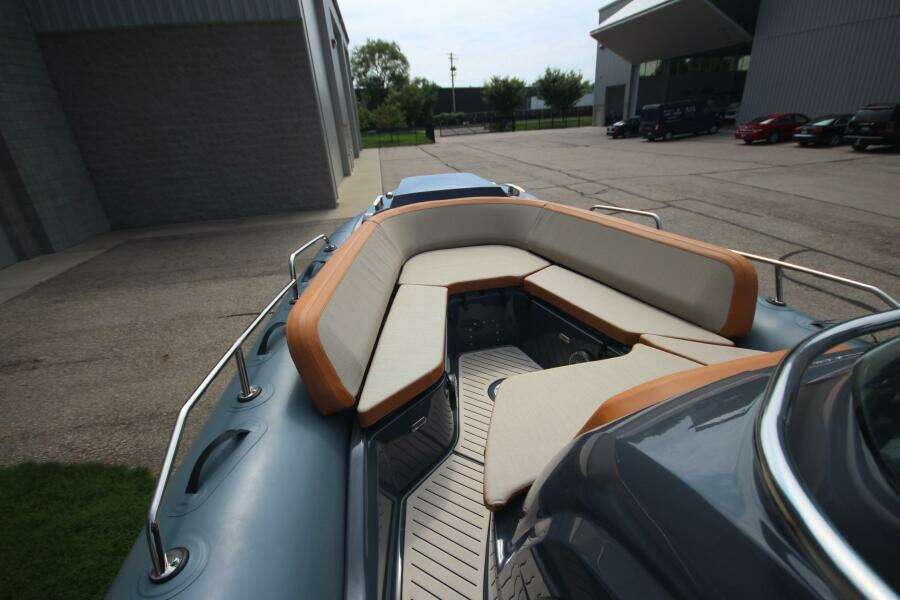 2024 Zodiac Medline 9 NEO