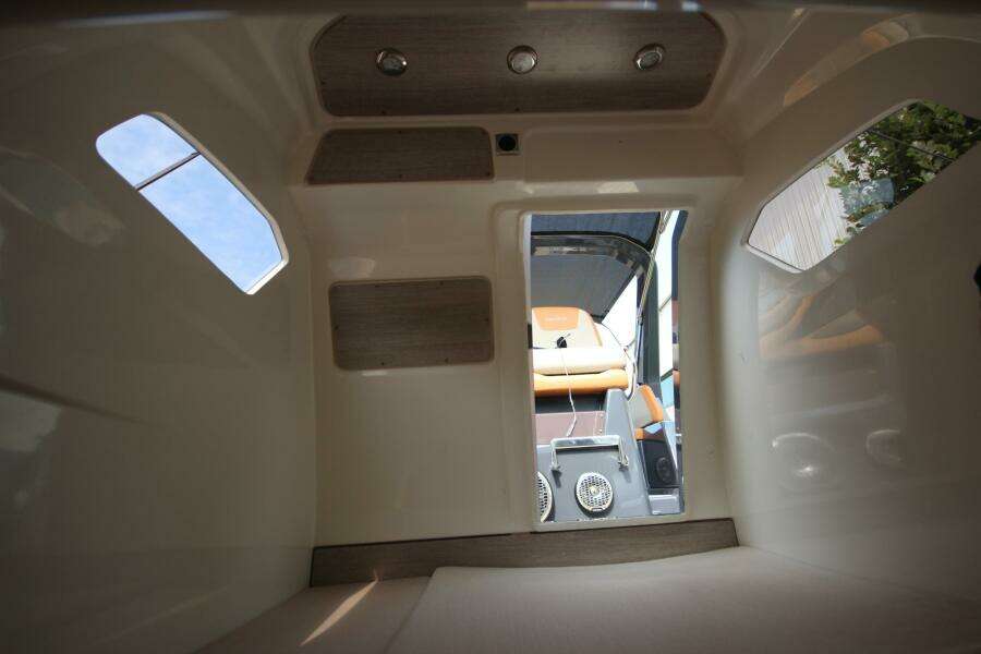 2024 Zodiac Medline 9 NEO