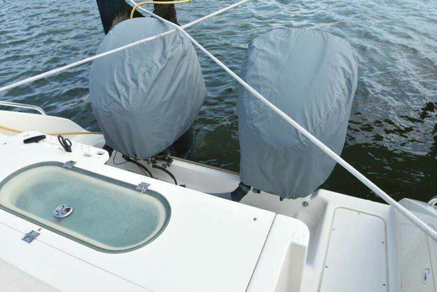 2005 Pursuit 3070 Offshore Express