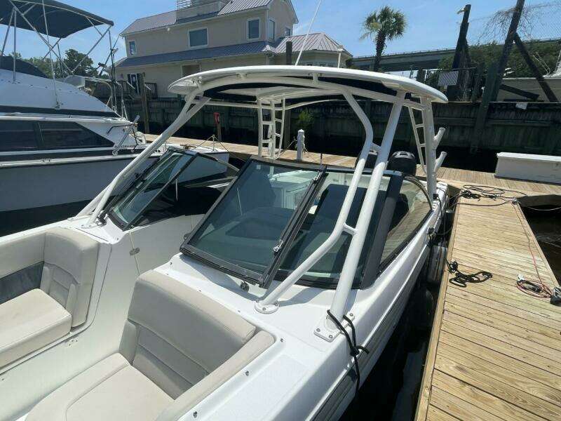 2016 Boston Whaler 270 Vantage